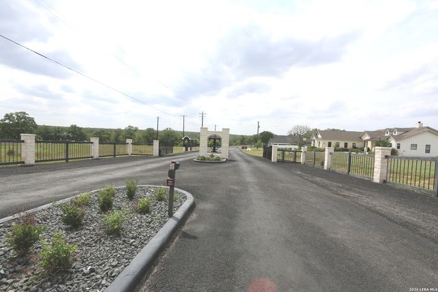 142 Timber Place, La Vernia, TX 78121