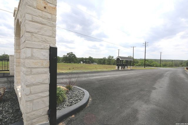 142 Timber Place, La Vernia, TX 78121