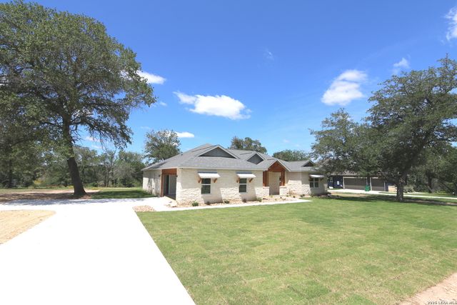 142 Timber Place, La Vernia, TX 78121