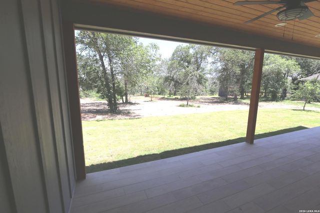 142 Timber Place, La Vernia, TX 78121