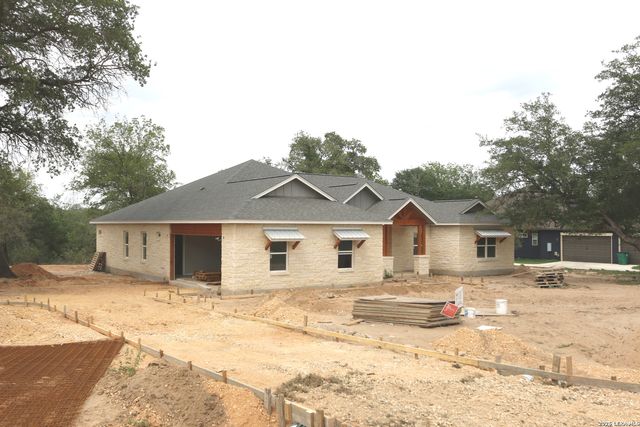 142 Timber Place, La Vernia, TX 78121