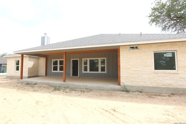 142 Timber Place, La Vernia, TX 78121