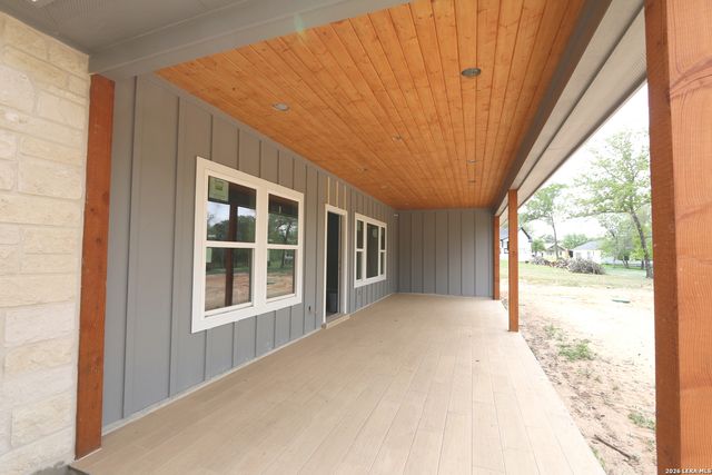 142 Timber Place, La Vernia, TX 78121