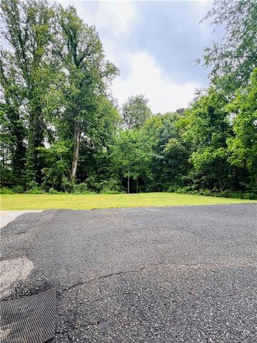 2556 Westfield Road, Mount Airy, NC 27030