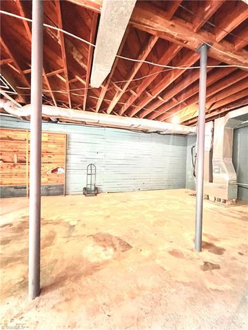 2556 Westfield Road, Mount Airy, NC 27030