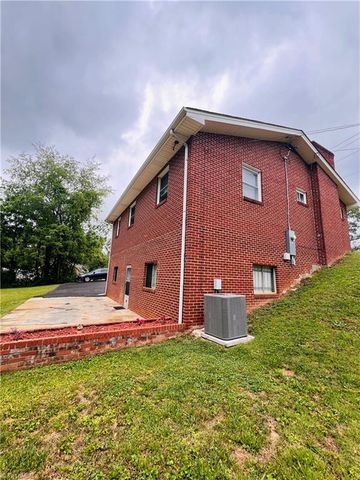 2556 Westfield Road, Mount Airy, NC 27030