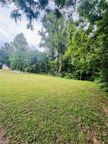 2556 Westfield Road, Mount Airy, NC 27030