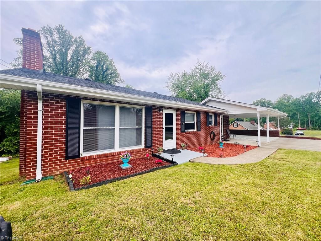 2556 Westfield Road, Mount Airy, NC 27030
