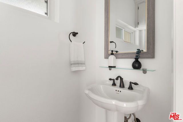 1127 9th Street 103, Santa Monica, CA 90403