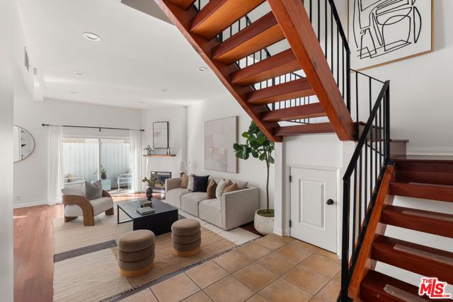 1127 9th Street 103, Santa Monica, CA 90403