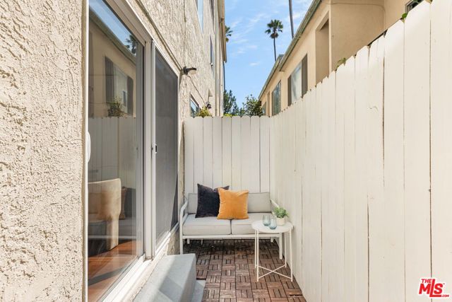 1127 9th Street 103, Santa Monica, CA 90403
