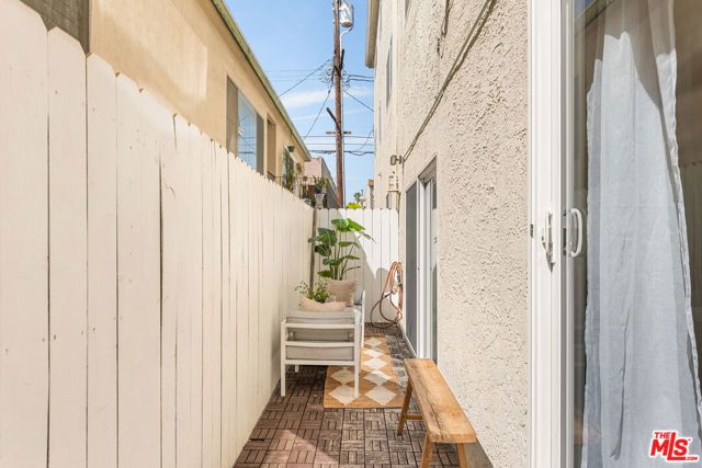 1127 9th Street 103, Santa Monica, CA 90403