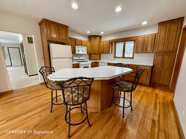 217 Schust Road, Saginaw, MI 48604