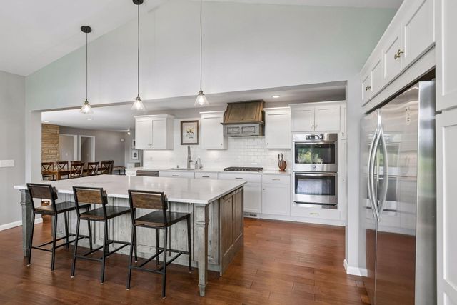 8201 Westwood Hills Curve, Saint Louis Park, MN 55426