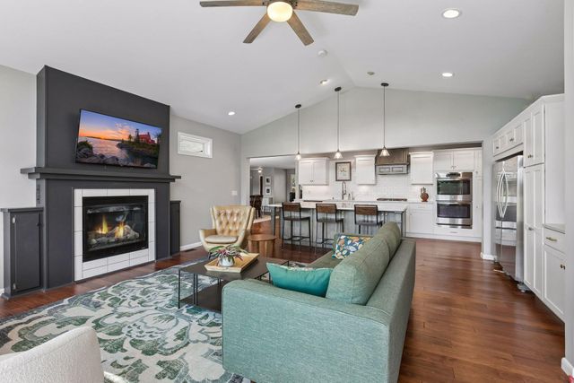 8201 Westwood Hills Curve, Saint Louis Park, MN 55426