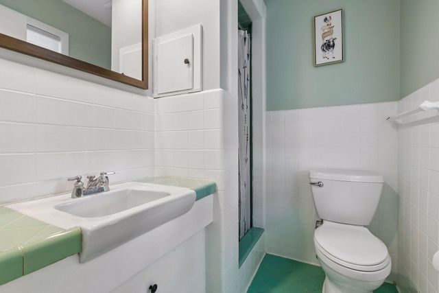 8201 Westwood Hills Curve, Saint Louis Park, MN 55426