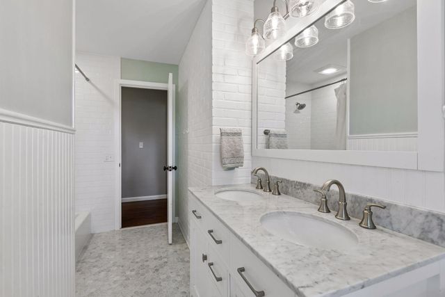 8201 Westwood Hills Curve, Saint Louis Park, MN 55426