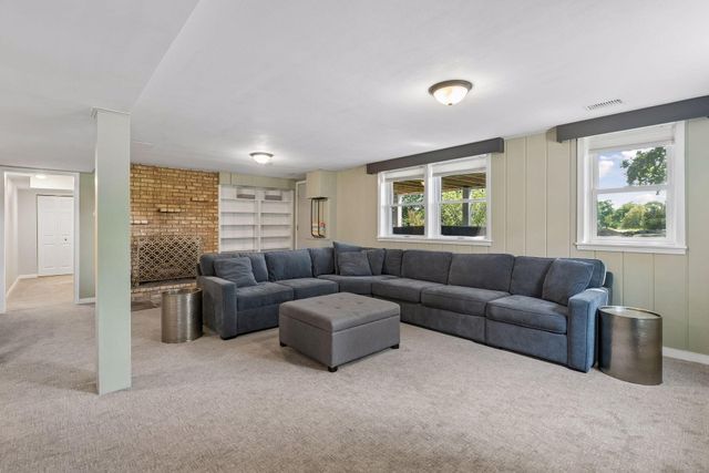 8201 Westwood Hills Curve, Saint Louis Park, MN 55426