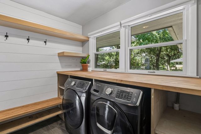 8201 Westwood Hills Curve, Saint Louis Park, MN 55426