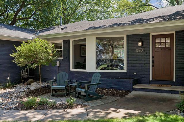 8201 Westwood Hills Curve, Saint Louis Park, MN 55426