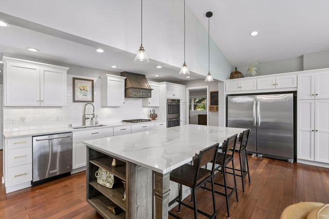 8201 Westwood Hills Curve, Saint Louis Park, MN 55426
