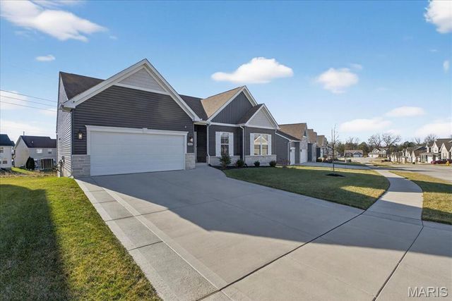 2002 Wyndgate Meadows Drive, Lake St Louis, MO 63367