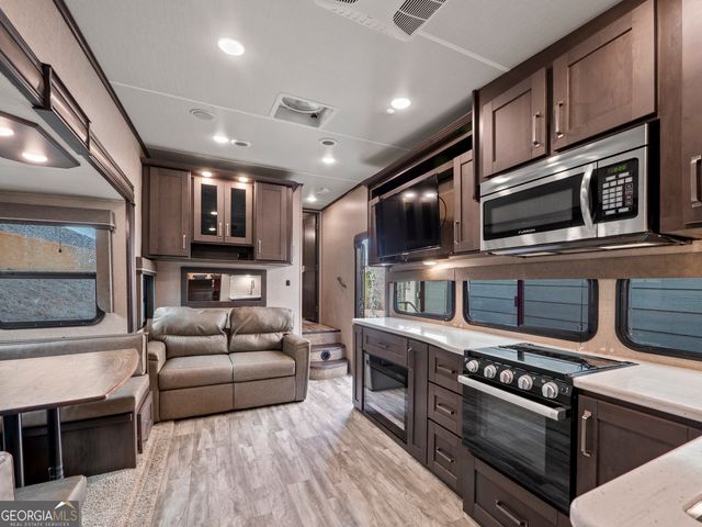 4070 Silverstone Drive, Braselton, GA 30517
