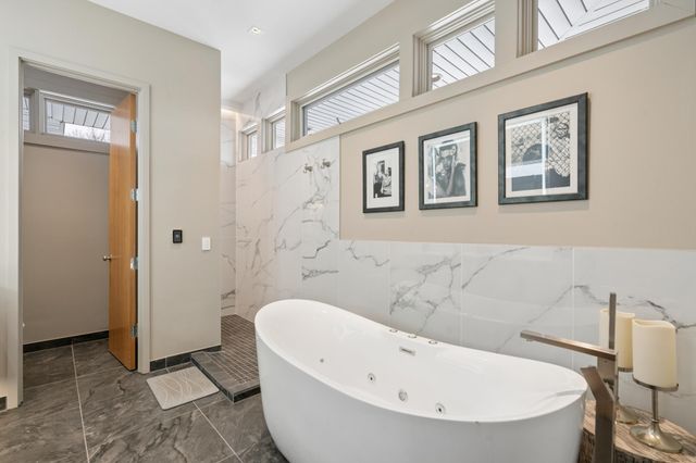 2864 Irving Avenue S, Minneapolis, MN 55408