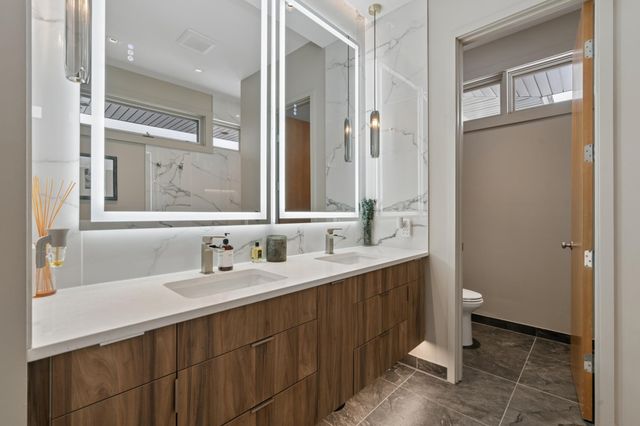 2864 Irving Avenue S, Minneapolis, MN 55408