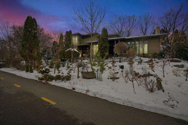 2864 Irving Avenue S, Minneapolis, MN 55408