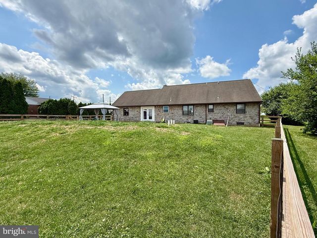 2245 MOSELEM SPRINGS ROAD, Fleetwood, PA 19522