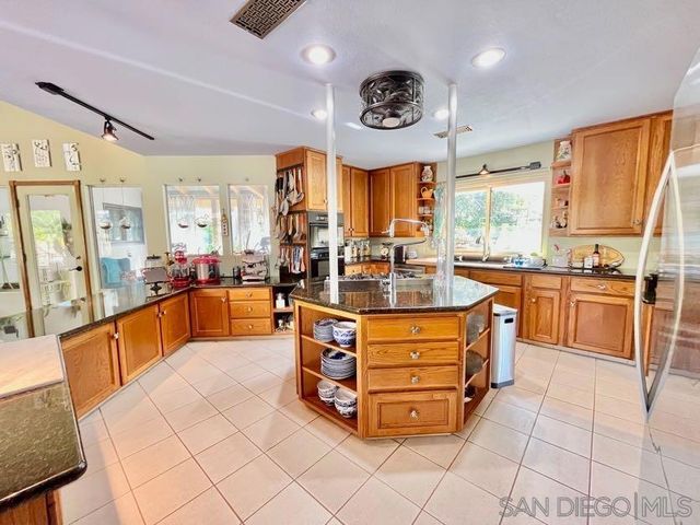 5346 Grandridge Rd, El Cajon, CA 92020