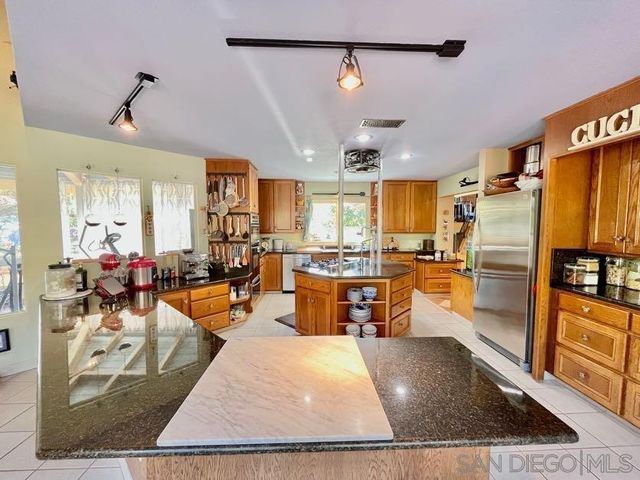 5346 Grandridge Rd, El Cajon, CA 92020