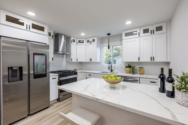 2421 Lockner Boulevard, Joliet, IL 60431