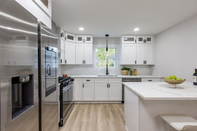 2421 Lockner Boulevard, Joliet, IL 60431