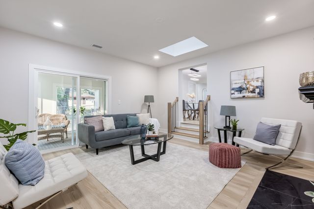 2421 Lockner Boulevard, Joliet, IL 60431