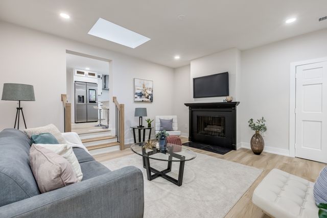 2421 Lockner Boulevard, Joliet, IL 60431