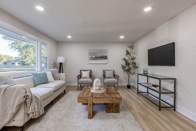 2421 Lockner Boulevard, Joliet, IL 60431