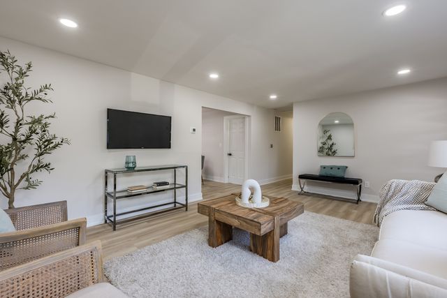 2421 Lockner Boulevard, Joliet, IL 60431