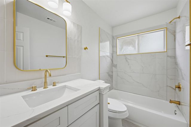 7609 Crescent Lake Court, Fort Worth, TX 76137