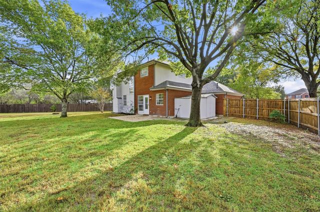 7609 Crescent Lake Court, Fort Worth, TX 76137