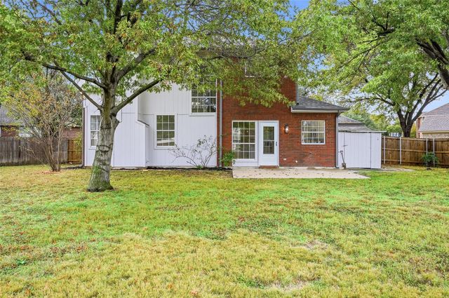 7609 Crescent Lake Court, Fort Worth, TX 76137