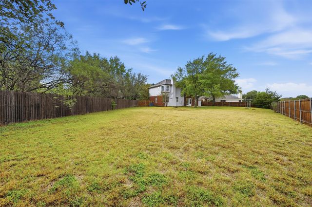 7609 Crescent Lake Court, Fort Worth, TX 76137