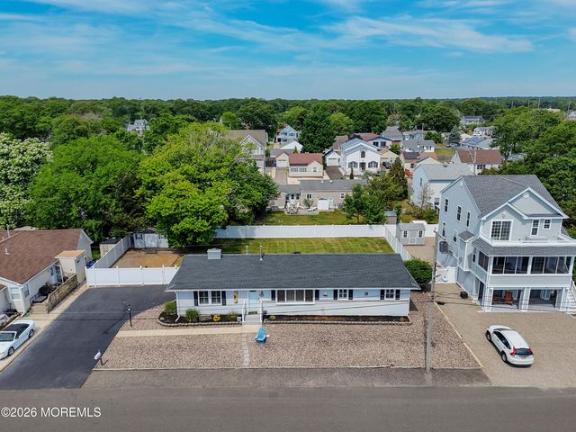 112 Minturn Road, Toms River, NJ 08753