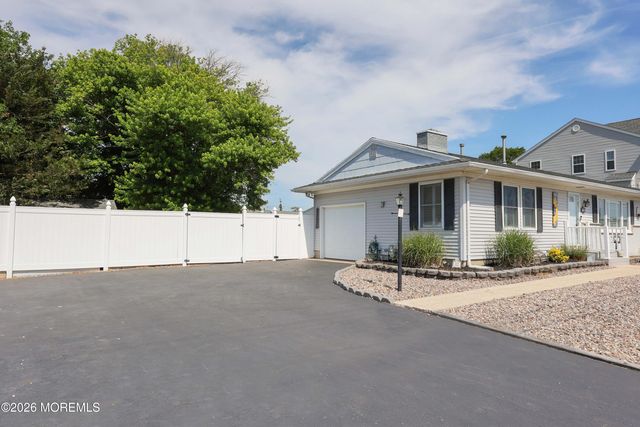 112 Minturn Road, Toms River, NJ 08753