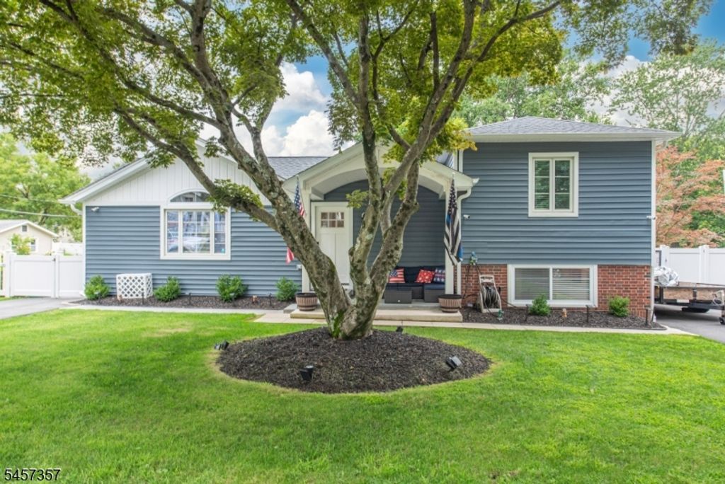 18 Clover Place, Mine Hill Twp., NJ 07803 — exterior