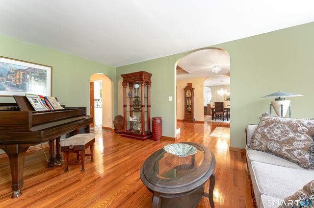16 Benham Hill Place, Hamden, CT 06514