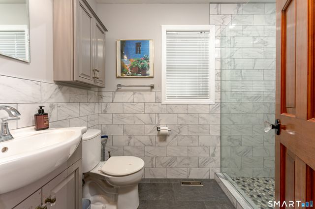 16 Benham Hill Place, Hamden, CT 06514
