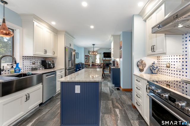 16 Benham Hill Place, Hamden, CT 06514