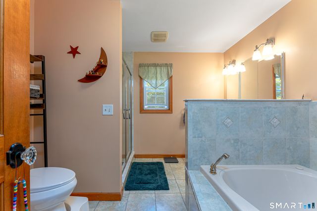 16 Benham Hill Place, Hamden, CT 06514